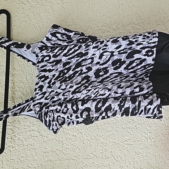 TRINSHAPER one piece bathing suit black and white. Size Medium to large. - Picture 5 of 12